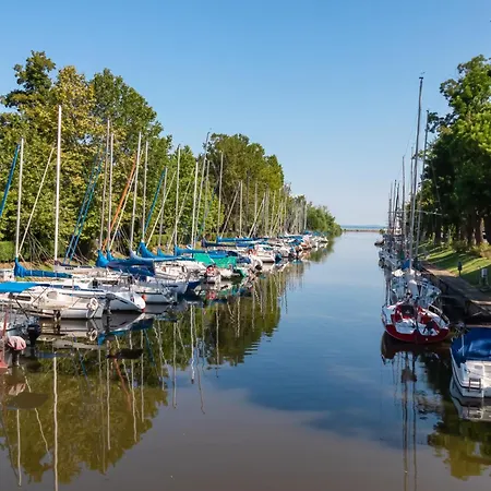 In 38169 * Балатонкерестур